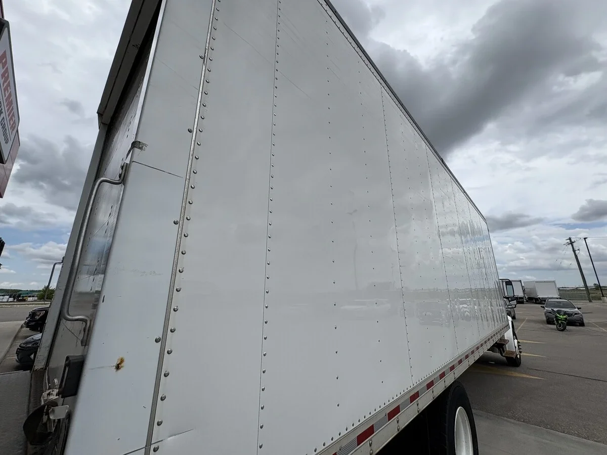 2022 Freightliner M2 106 — photo 10