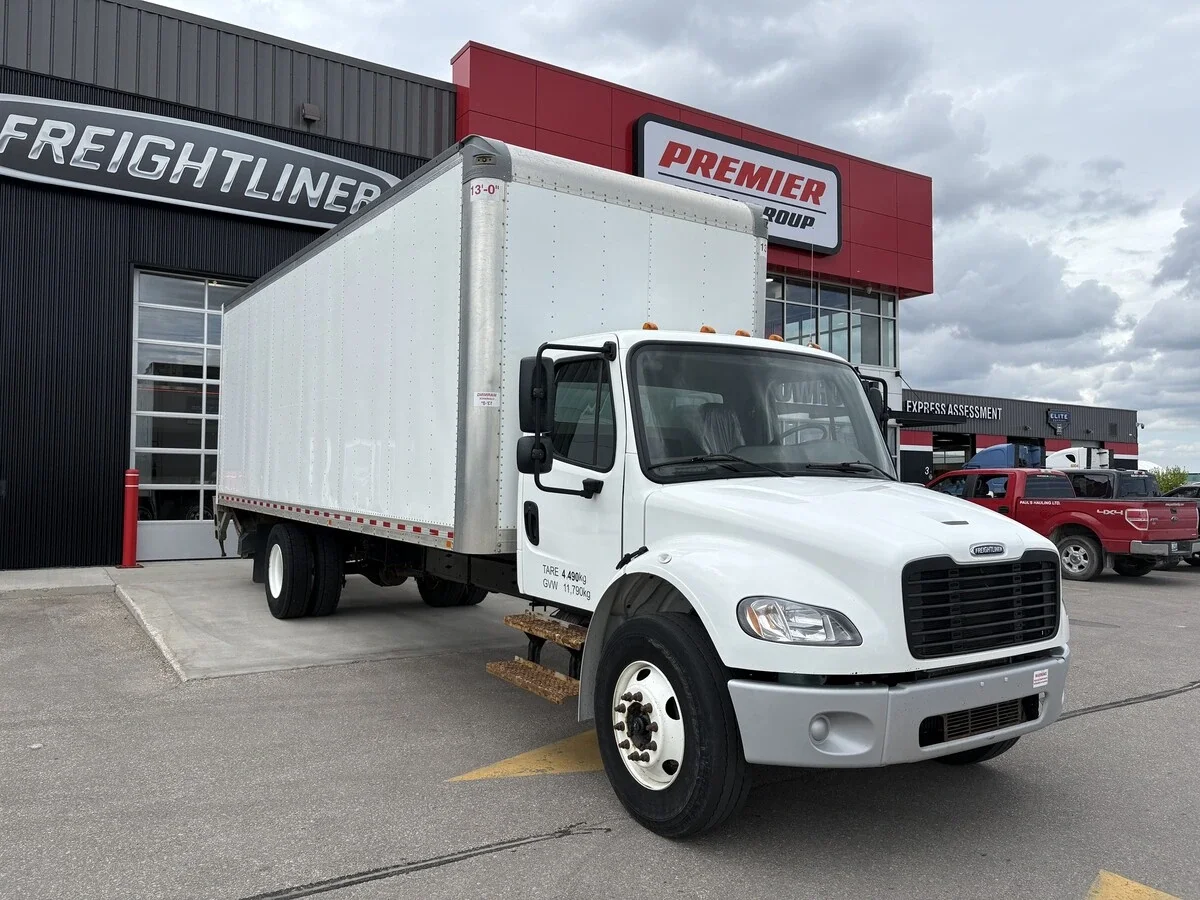 2022 Freightliner M2 106 — photo 3