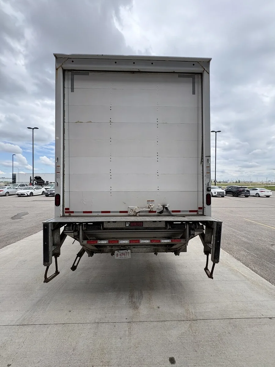 2022 Freightliner M2 106 — photo 7