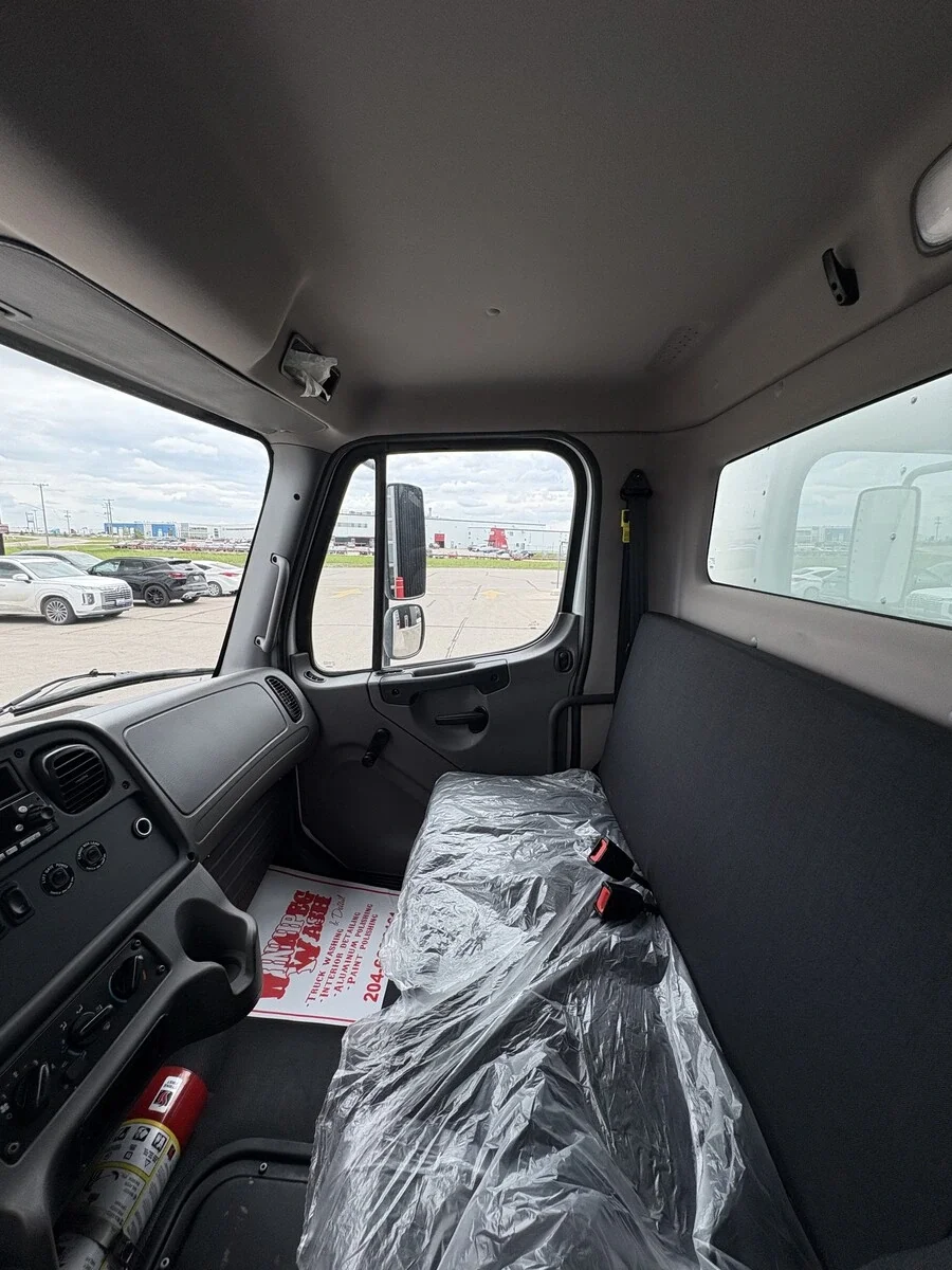 2022 Freightliner M2 106 — photo 14