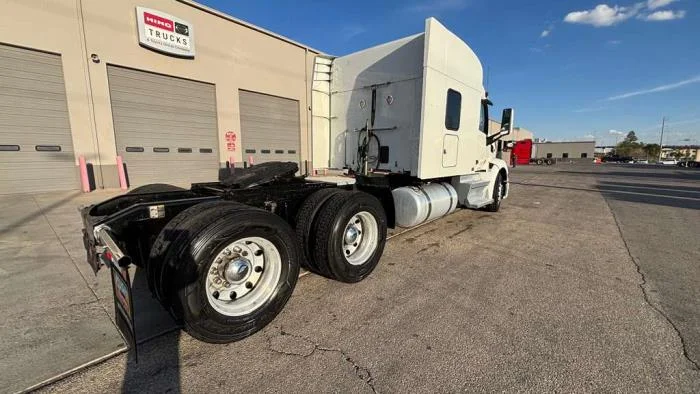 2022 Peterbilt 579 in El Paso, TX — photo 6