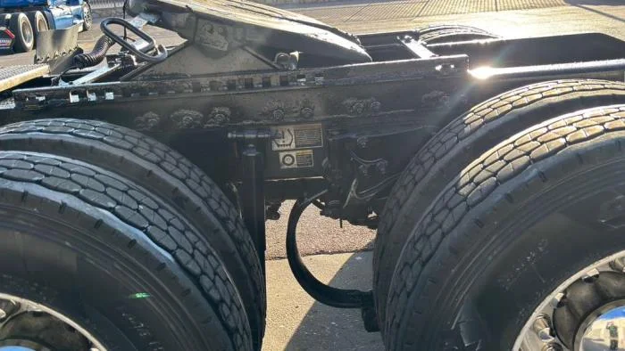 2022 Peterbilt 579 - image 12