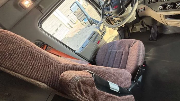 2022 Peterbilt 579 - image 17