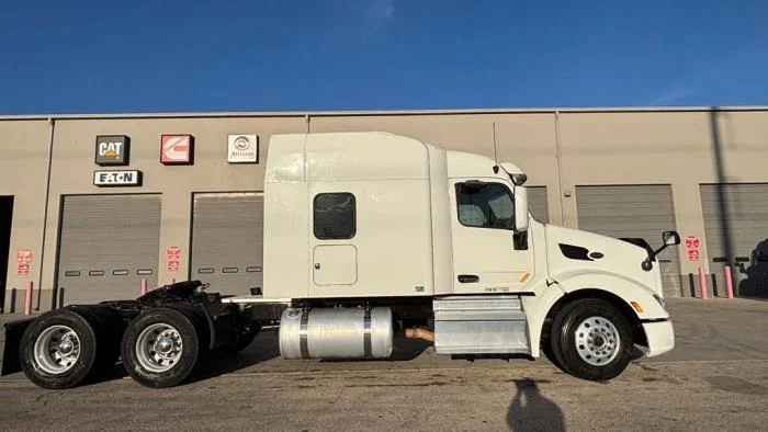2022 Peterbilt 579 in El Paso, TX — photo 5