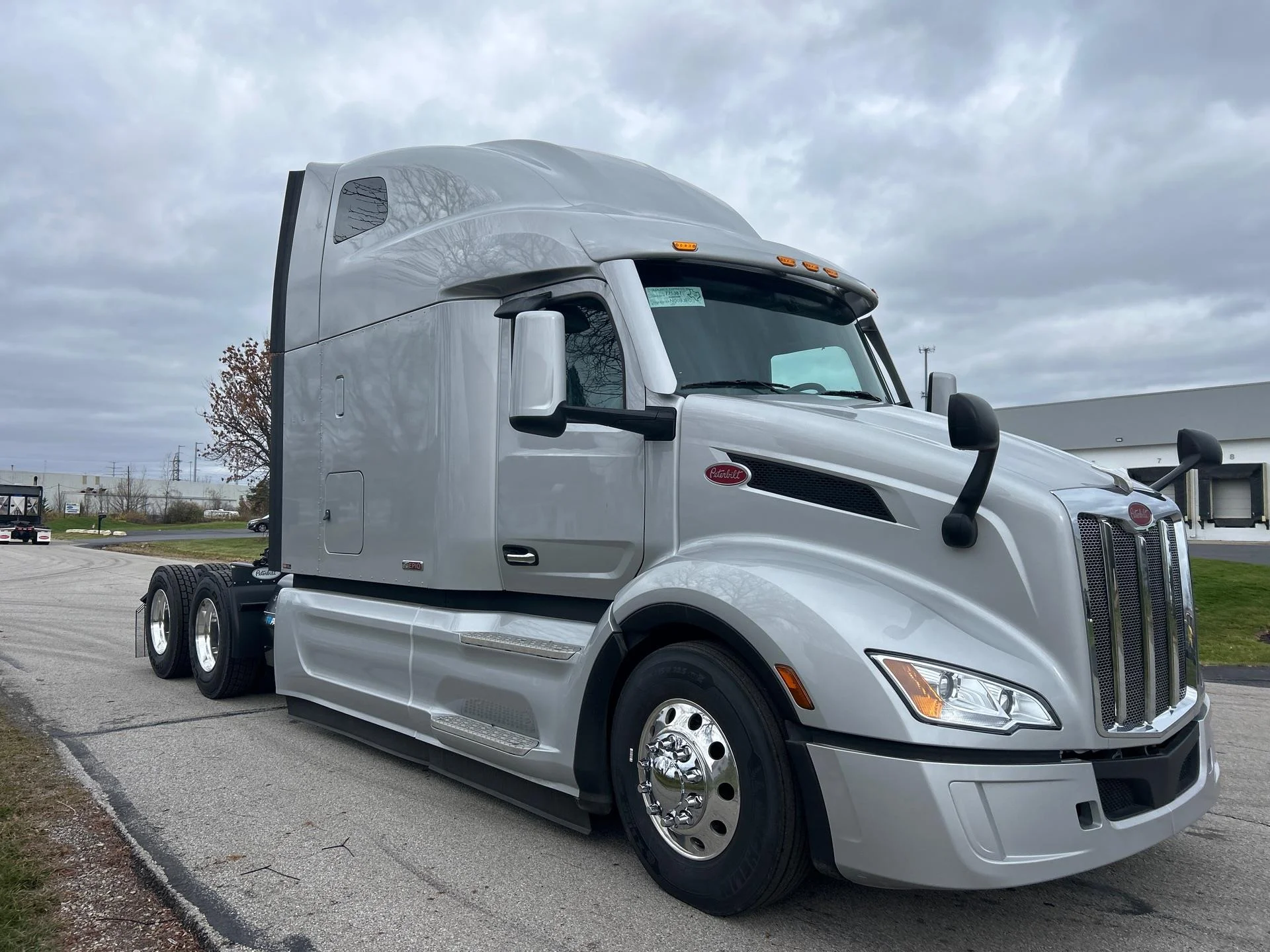 2026 Peterbilt 579 - image 3