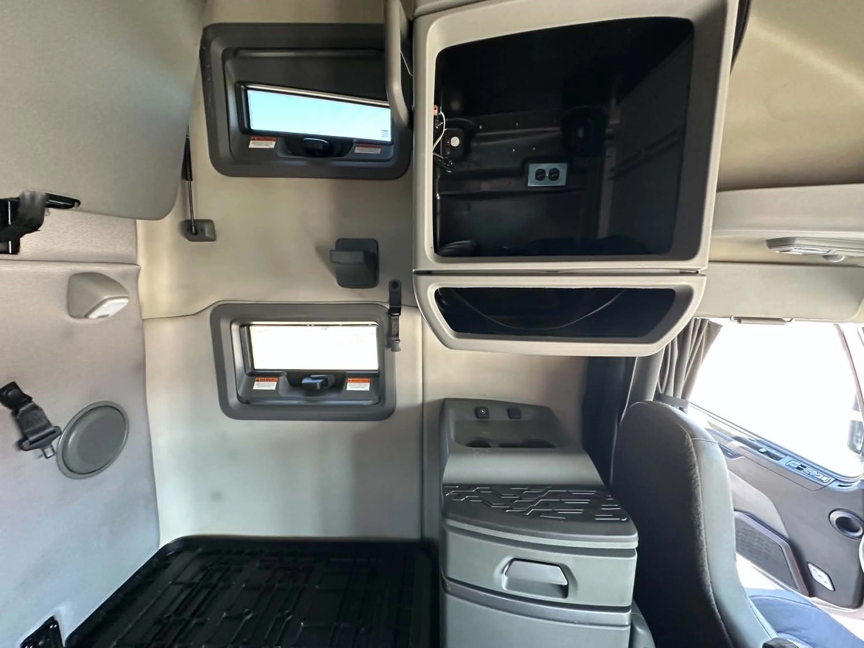 2023 Volvo in La Vergne — photo 18