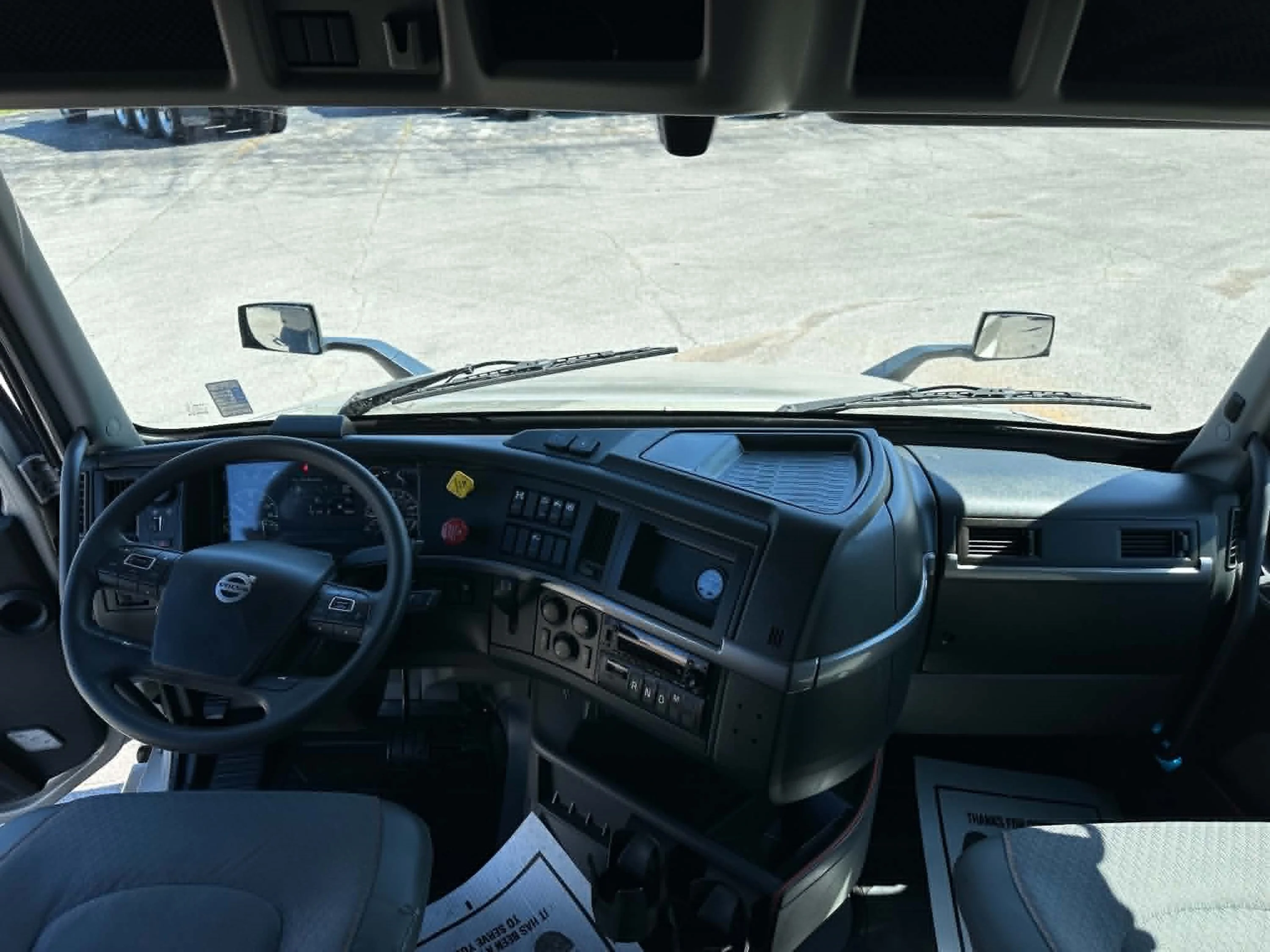 2023 Volvo in La Vergne — photo 12