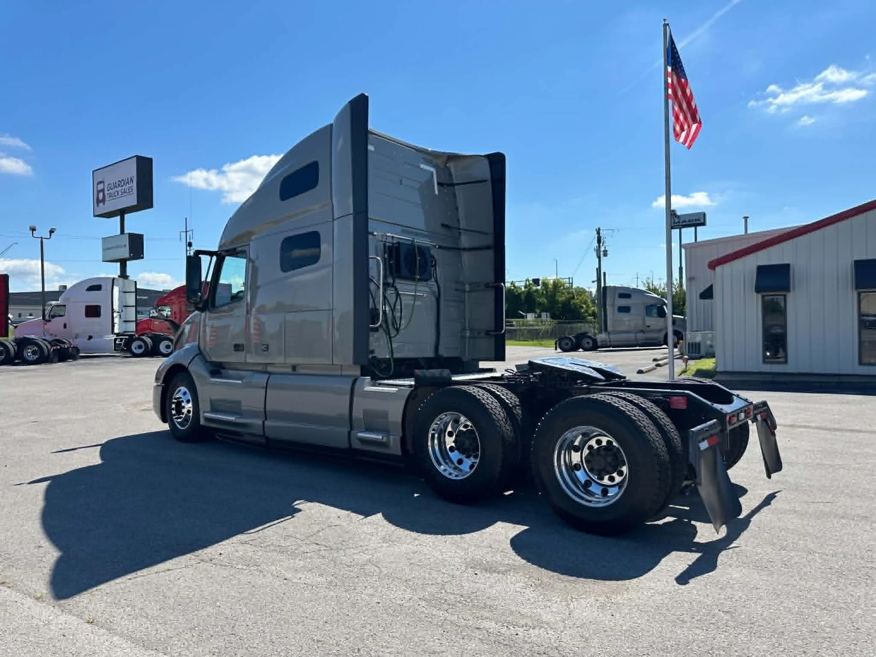 2023 Volvo in La Vergne — photo 5