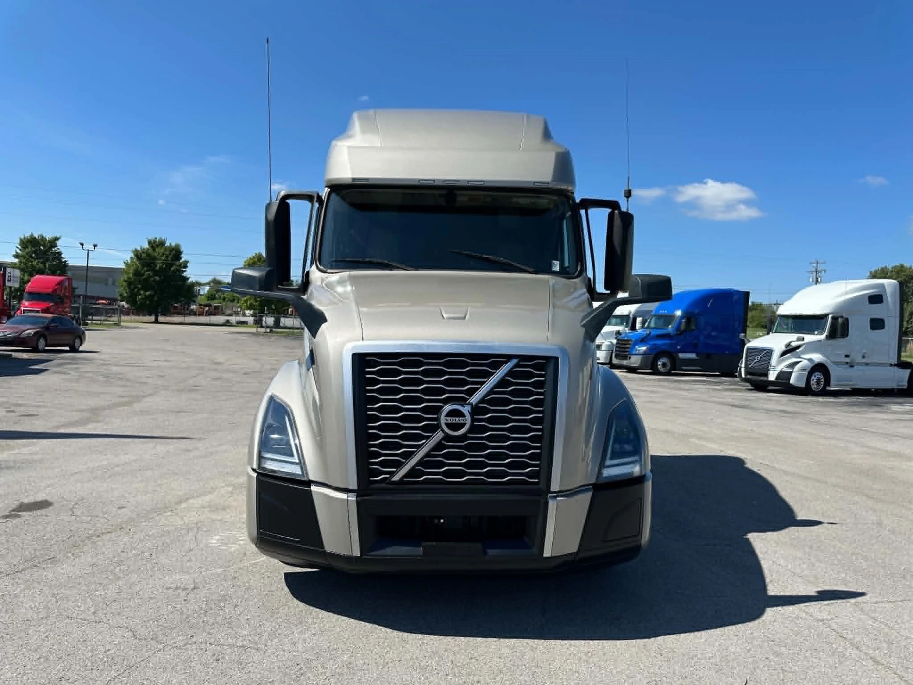 2023 Volvo in La Vergne — photo 2