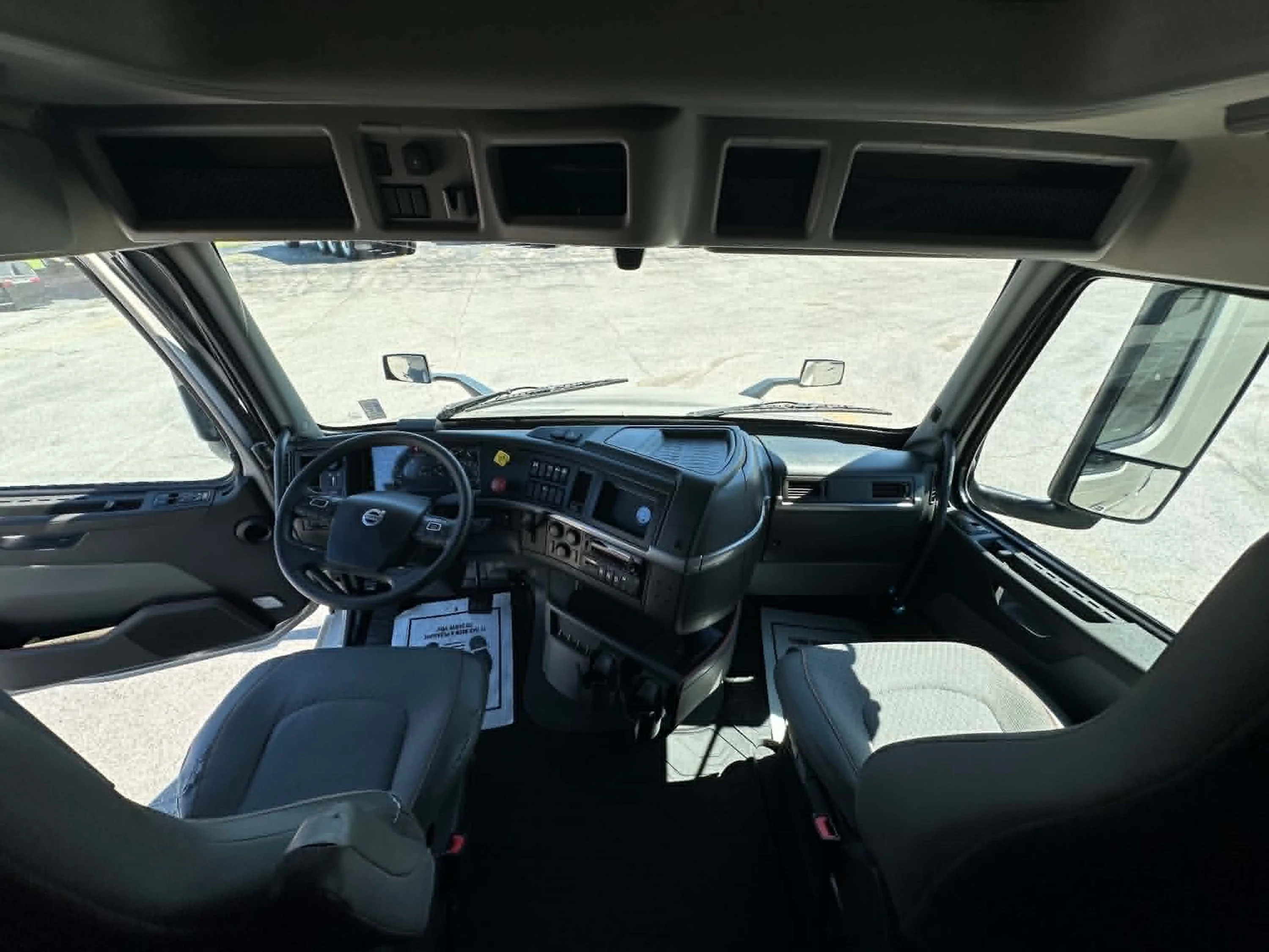 2023 Volvo in La Vergne — photo 14