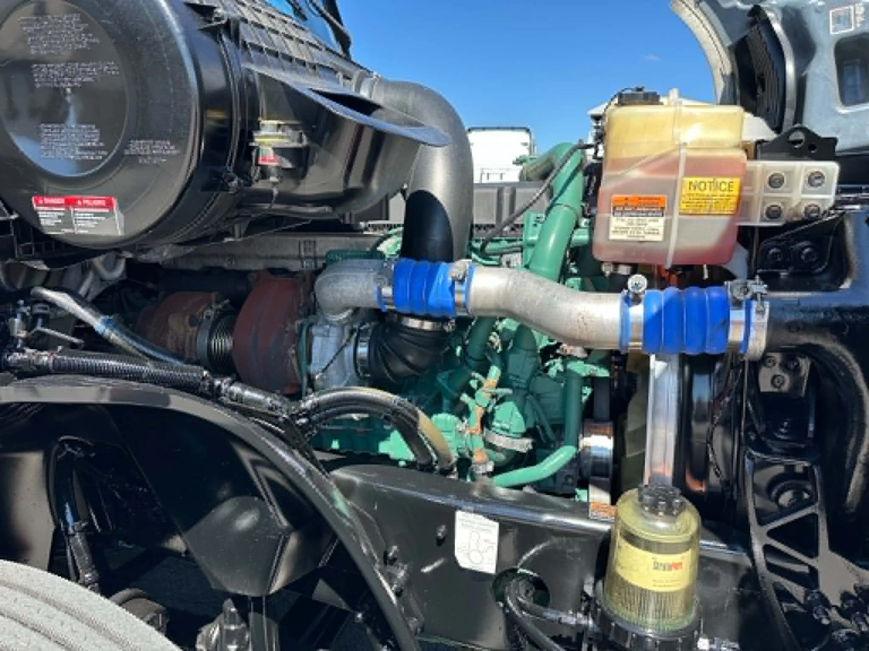 2023 Volvo in La Vergne — photo 10