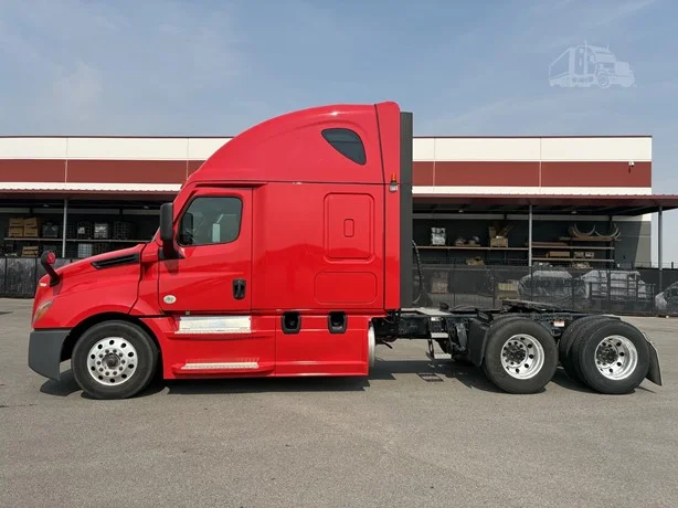 2023 Freightliner Cascadia in Idaho Falls, ID — photo 2