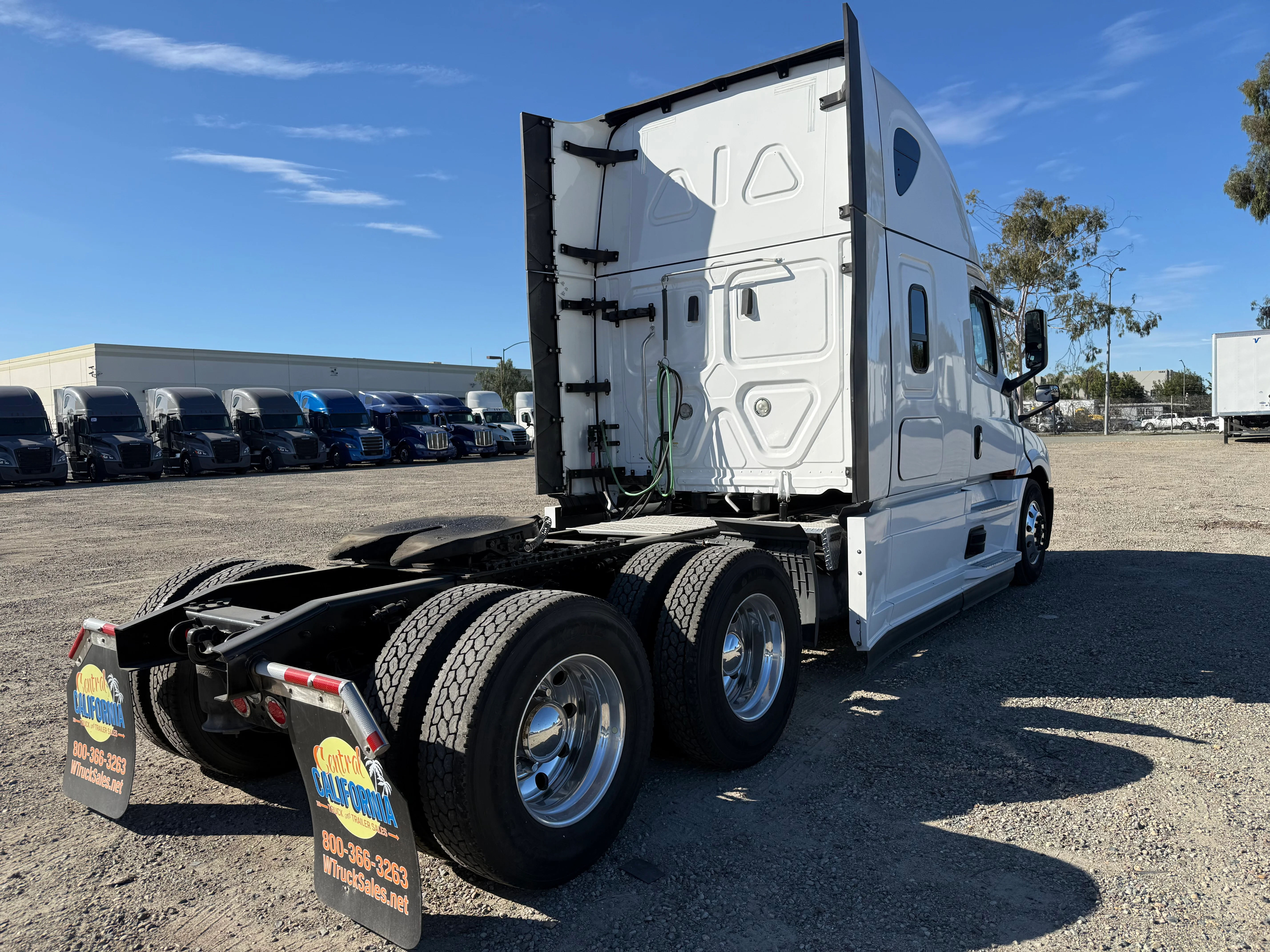 2023 Freightliner Cascadia in San Diego, CA — photo 6