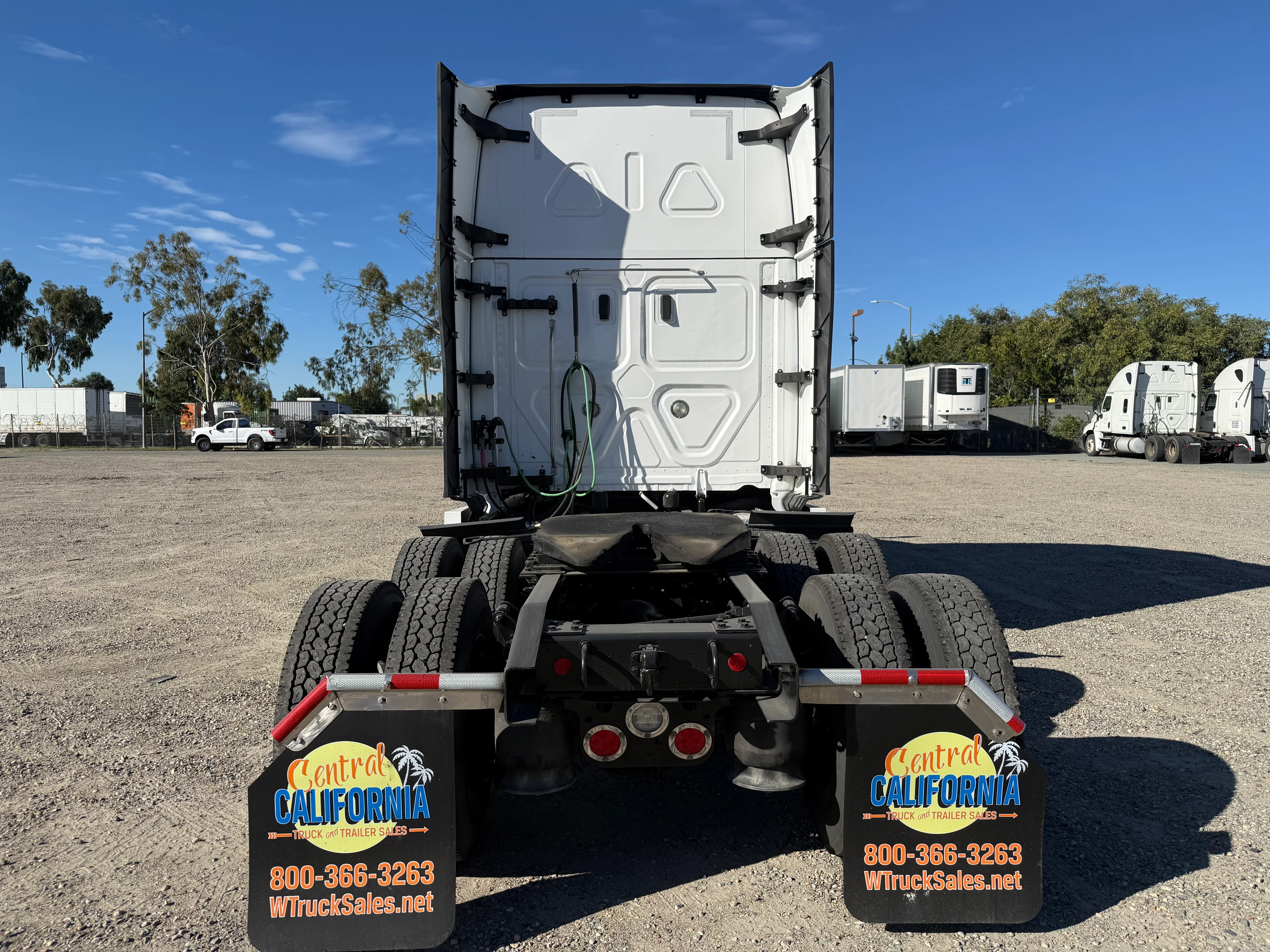 2023 Freightliner Cascadia in San Diego, CA — photo 5