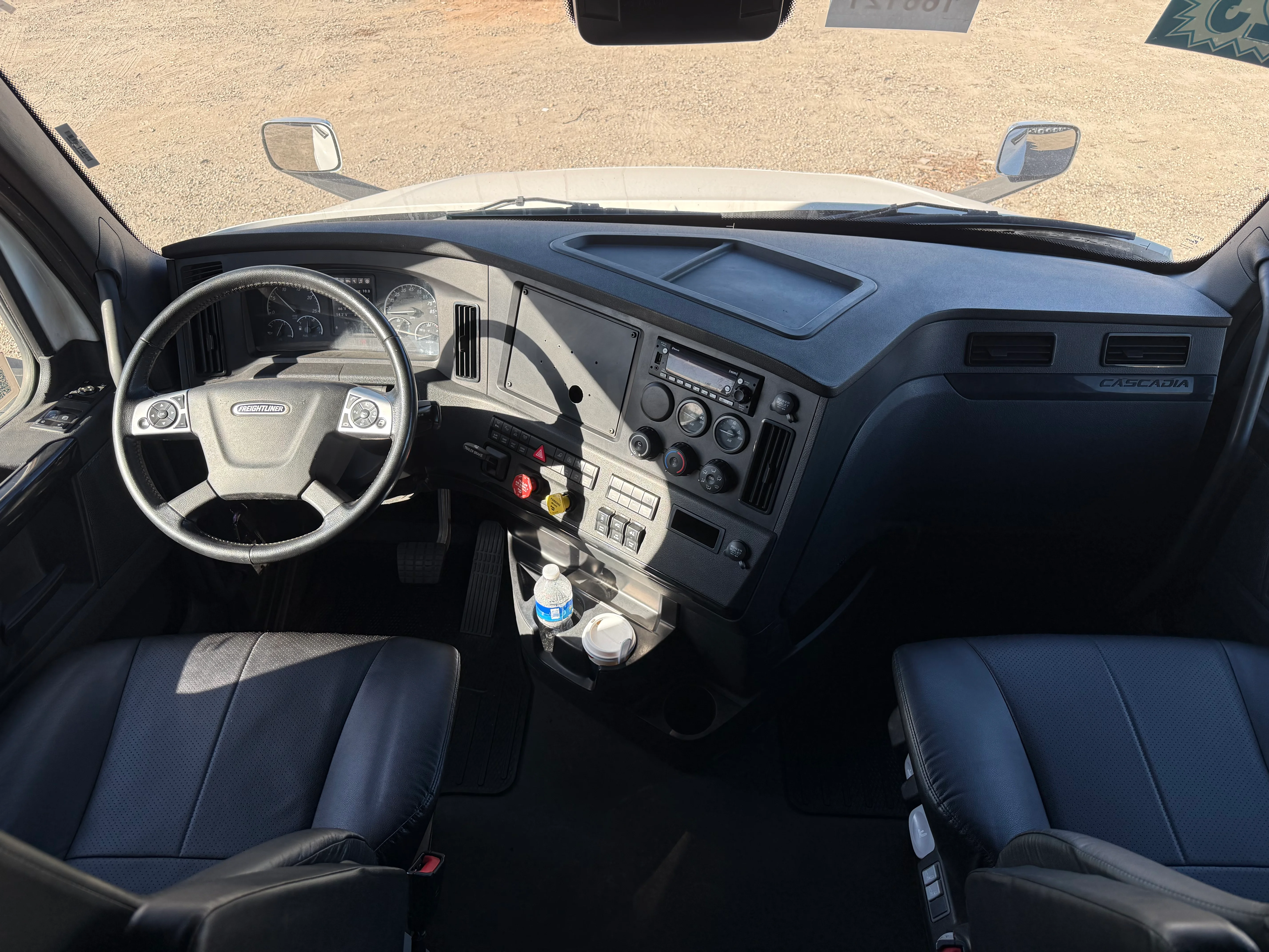 2023 Freightliner Cascadia in San Diego, CA — photo 15