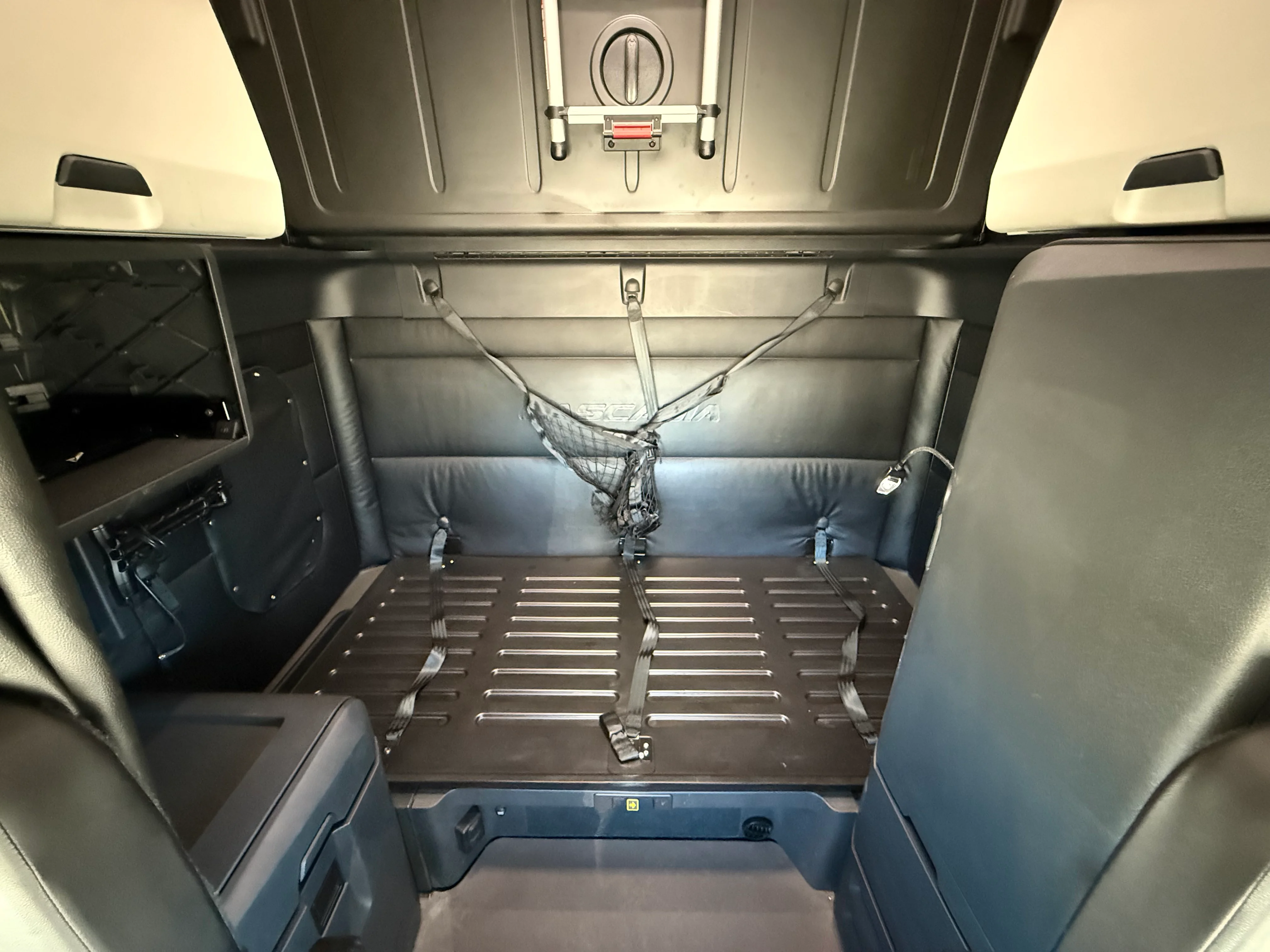 2023 Freightliner Cascadia in San Diego, CA — photo 16