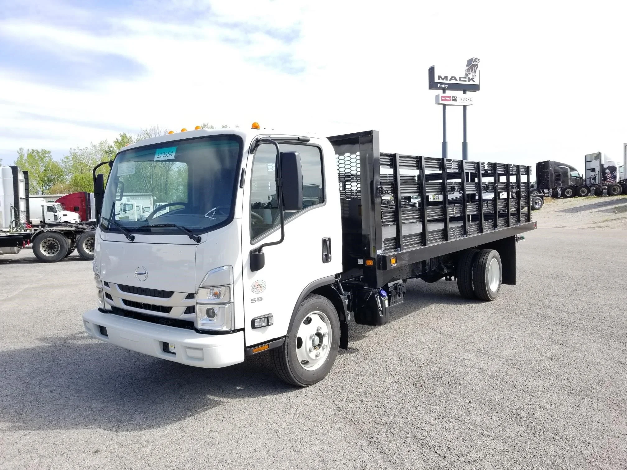 2024 Hino in Findlay, OH