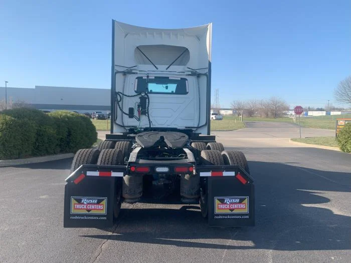 2026 International LT - image 14