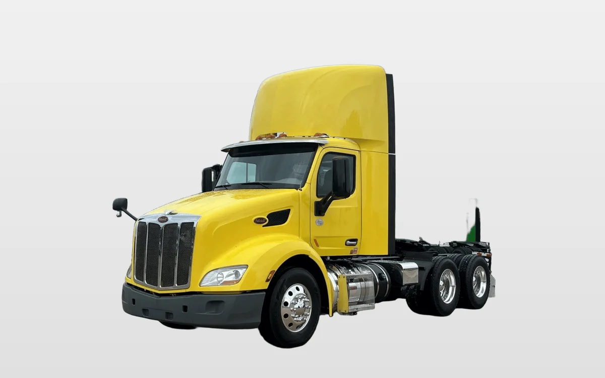 2021 PETERBILT 579 - image 1