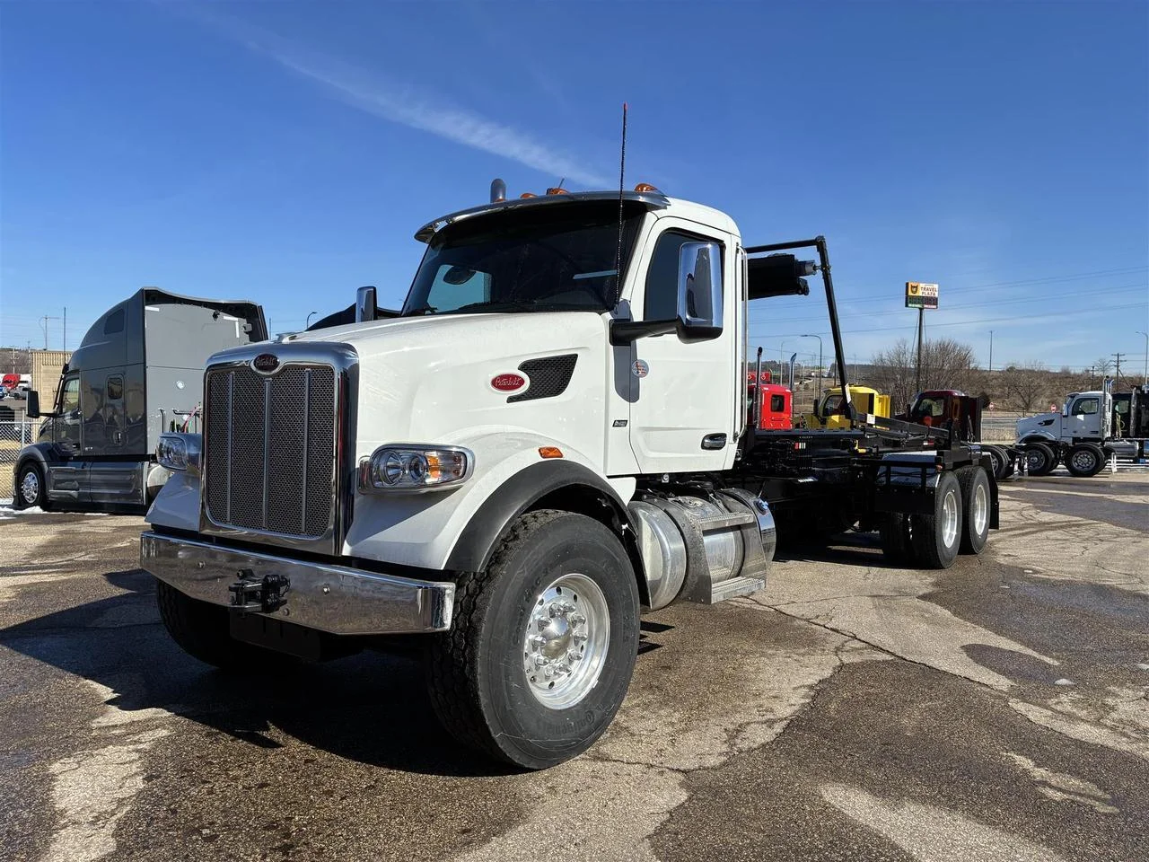 2025 Peterbilt 567 in Rochester, MN — photo 12