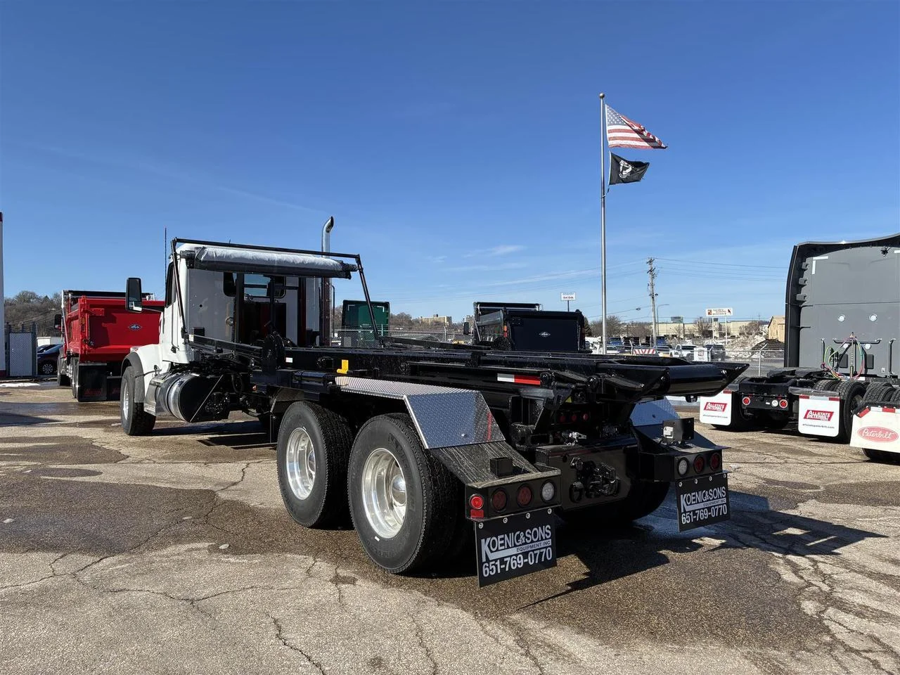 2025 Peterbilt 567 in Rochester, MN — photo 2