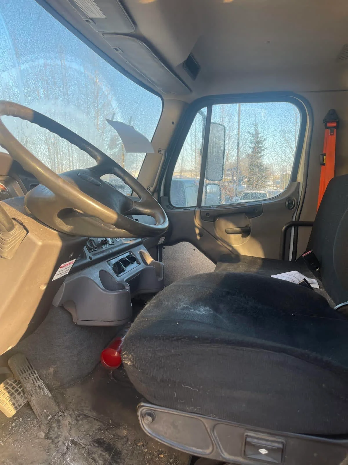 2019 Freightliner M2 106 - image 7