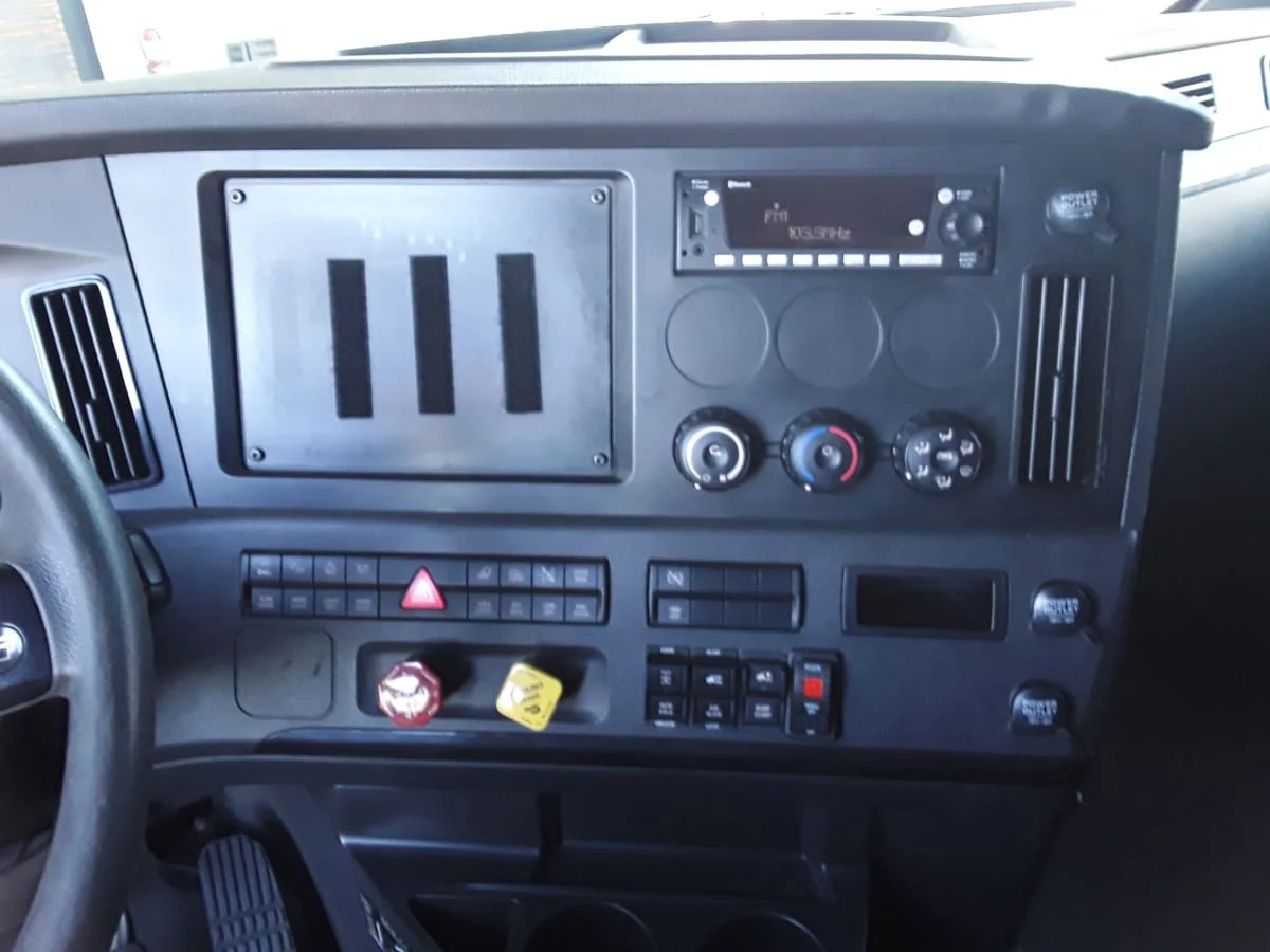 2023 Freightliner Cascadia in Hilliard, OH — photo 10