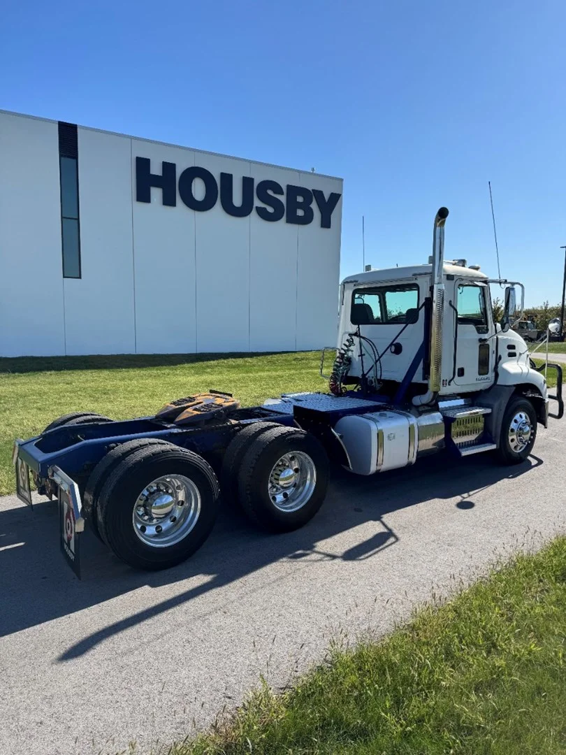 2017 MACK CXU613 - USED TRUCKS DAY CAB - image 6