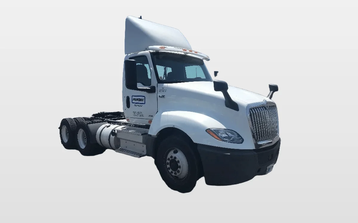 2020 International LT - image 1