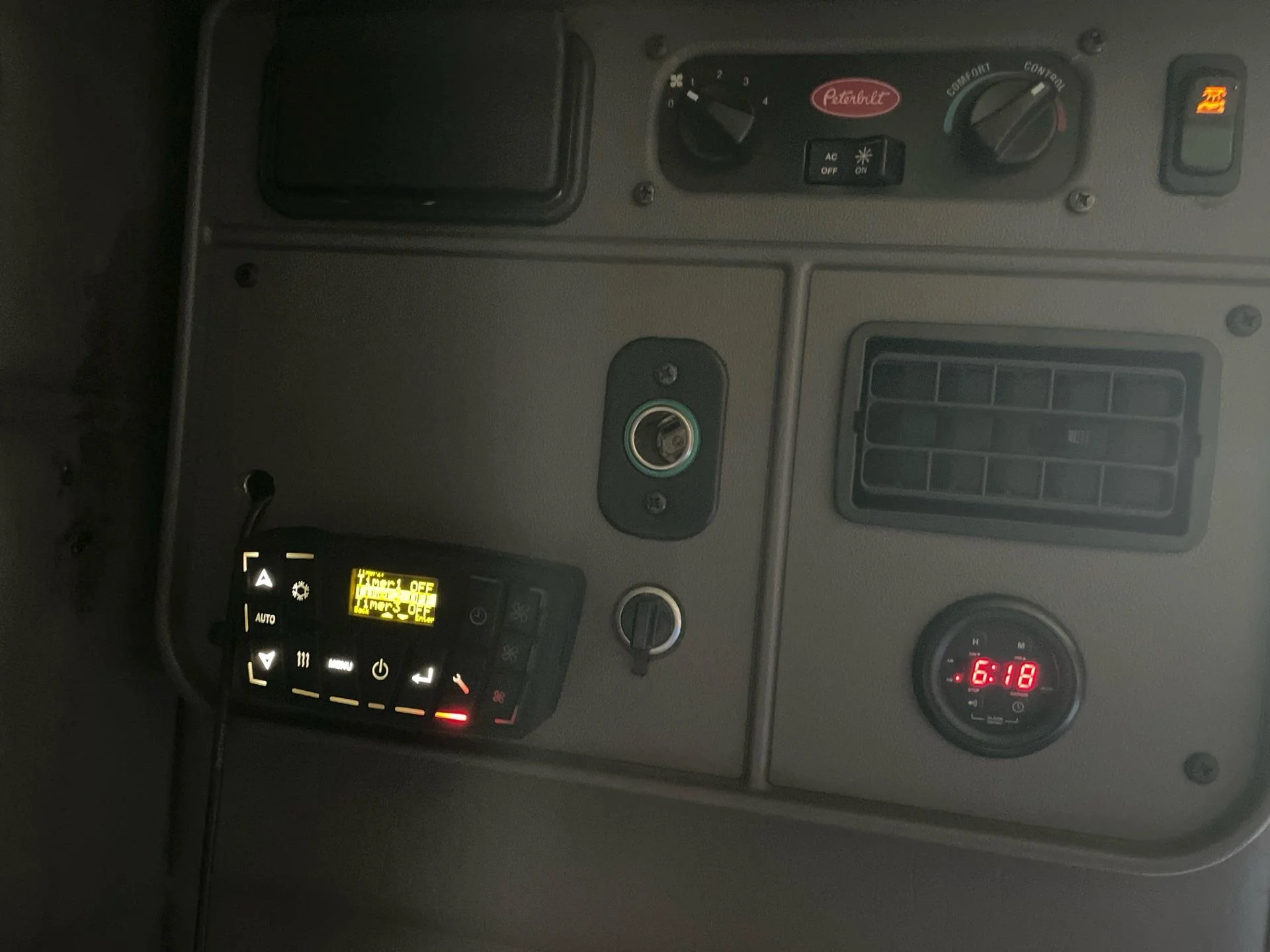 2022 Peterbilt 389 in Etna, OH — photo 13