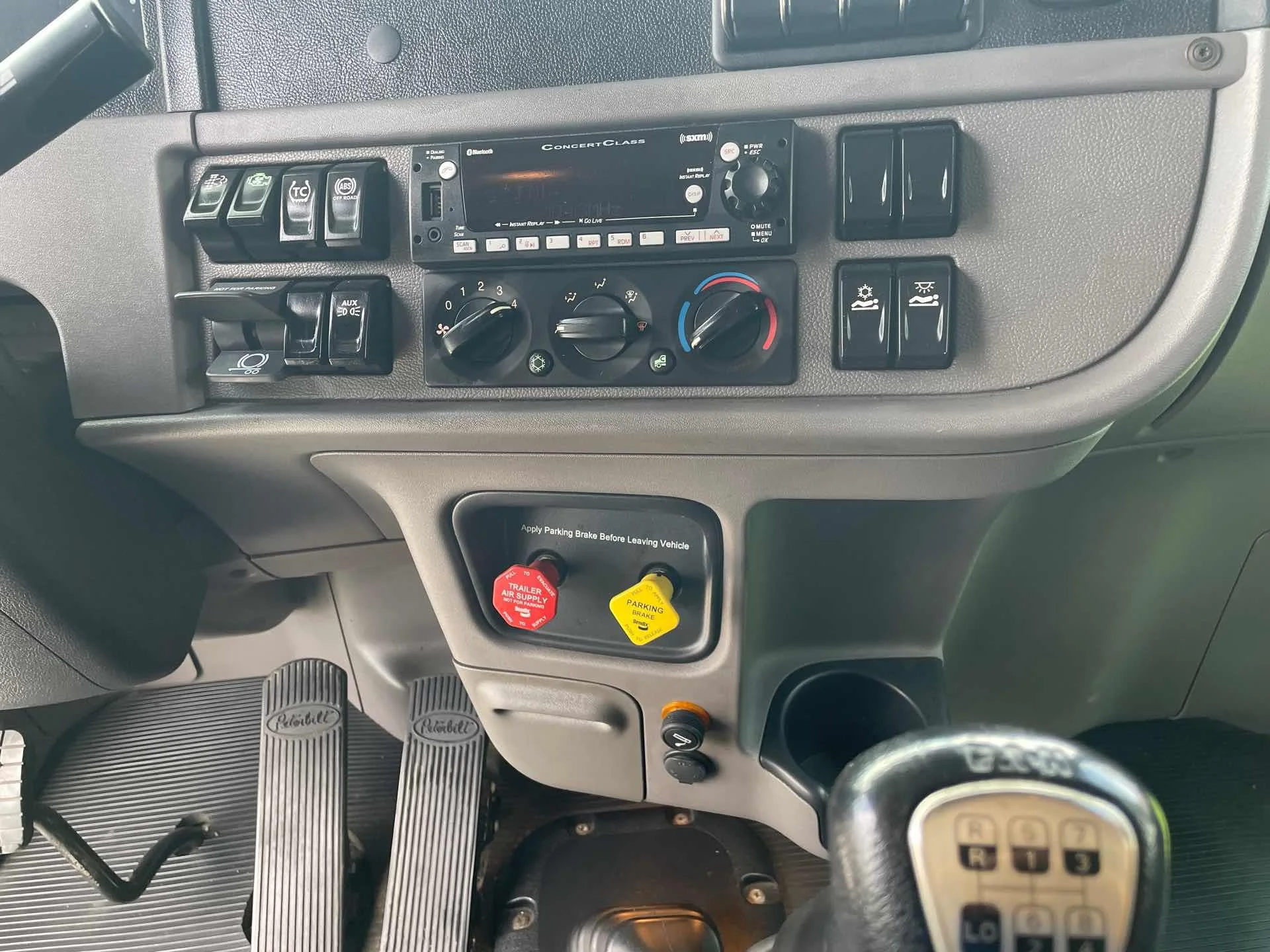 2022 Peterbilt 389 in Etna, OH — photo 11
