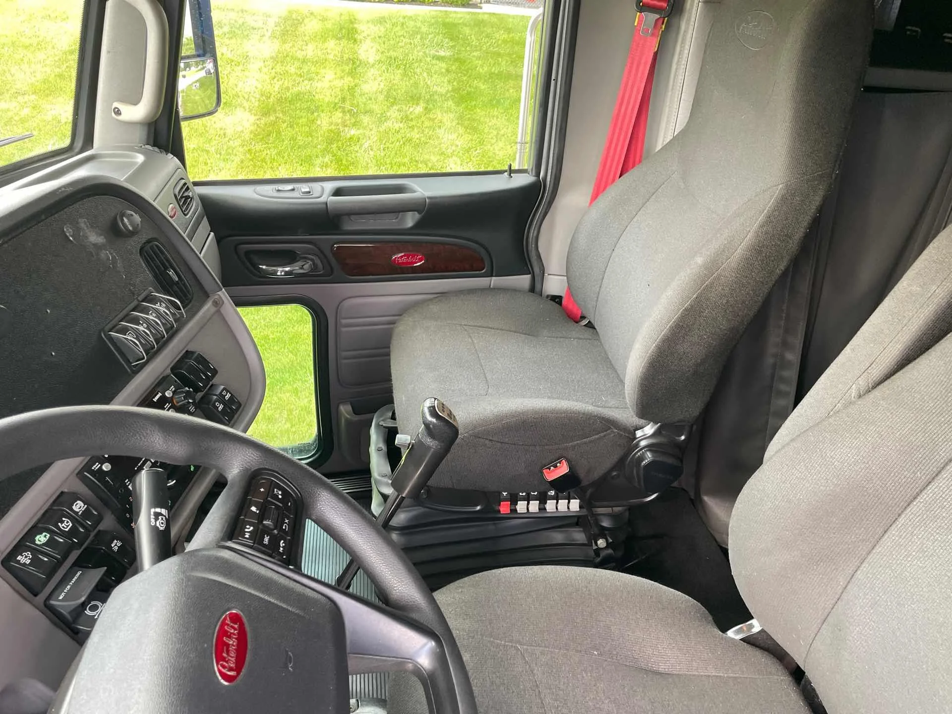 2022 Peterbilt 389 in Etna, OH — photo 9