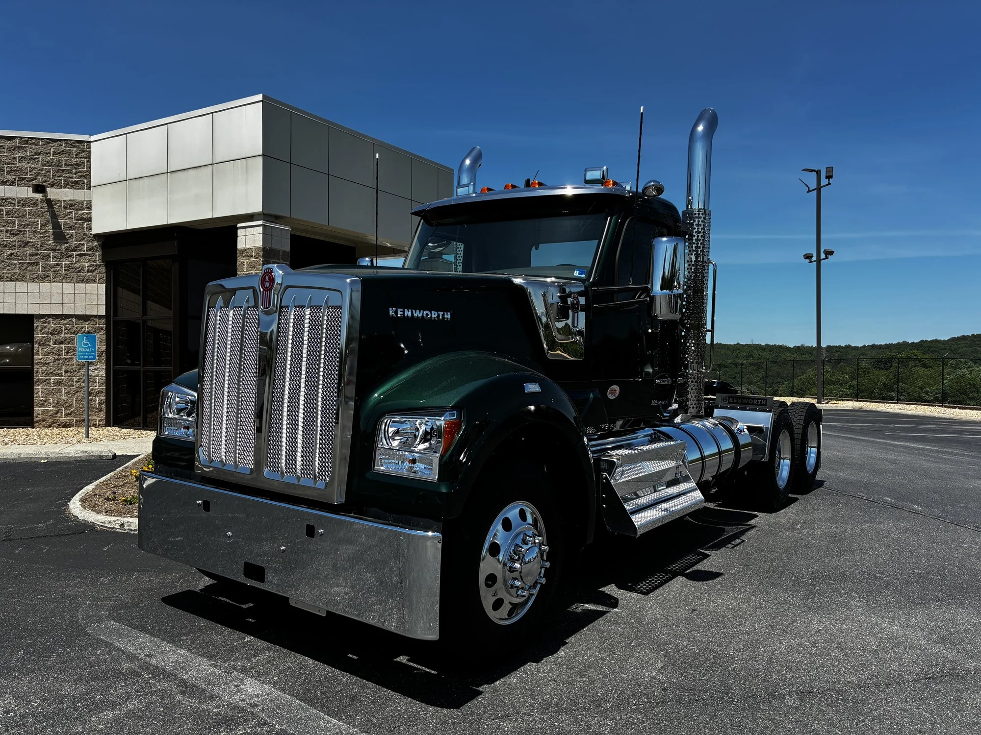2027 Kenworth W990