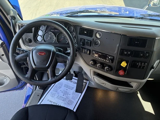 2022 Peterbilt 579 in Portland, OR — photo 28