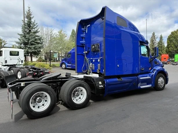 2022 Peterbilt 579 in Portland, OR — photo 4