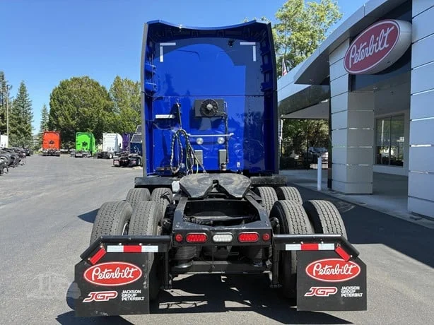 2022 Peterbilt 579 in Portland, OR — photo 5
