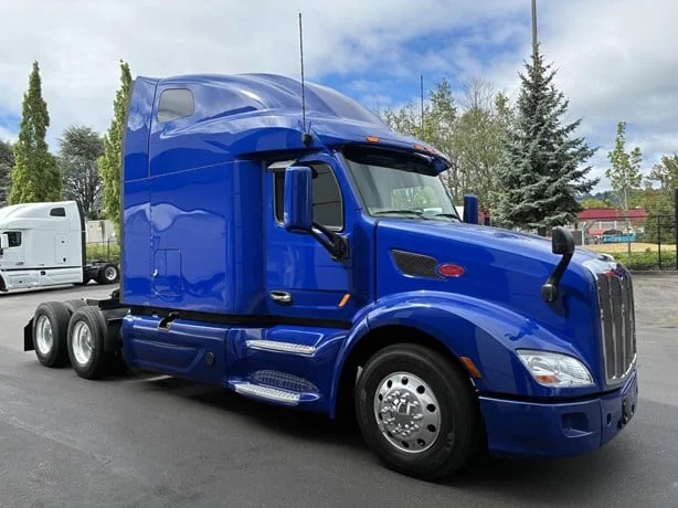 2022 Peterbilt 579 in Portland, OR — photo 3