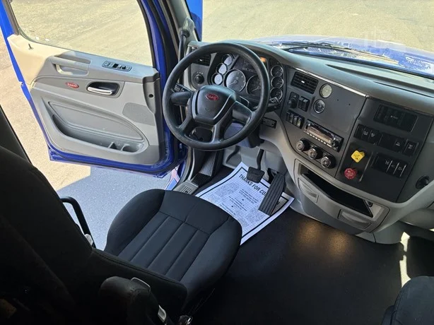 2022 Peterbilt 579 in Portland, OR — photo 27