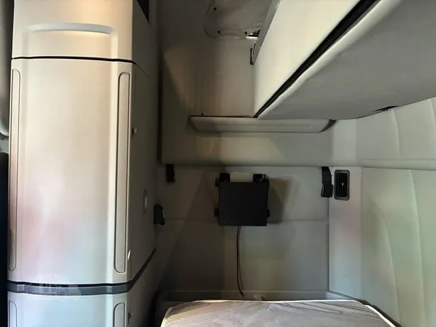 2022 Peterbilt 579 in Portland, OR — photo 25