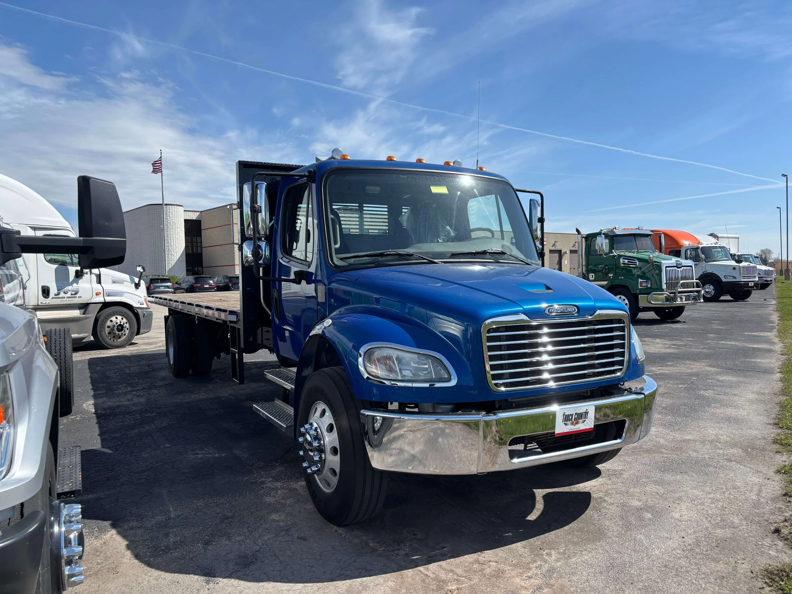 2021 Freightliner eM2 in Cedar Rapids, IA — photo 3