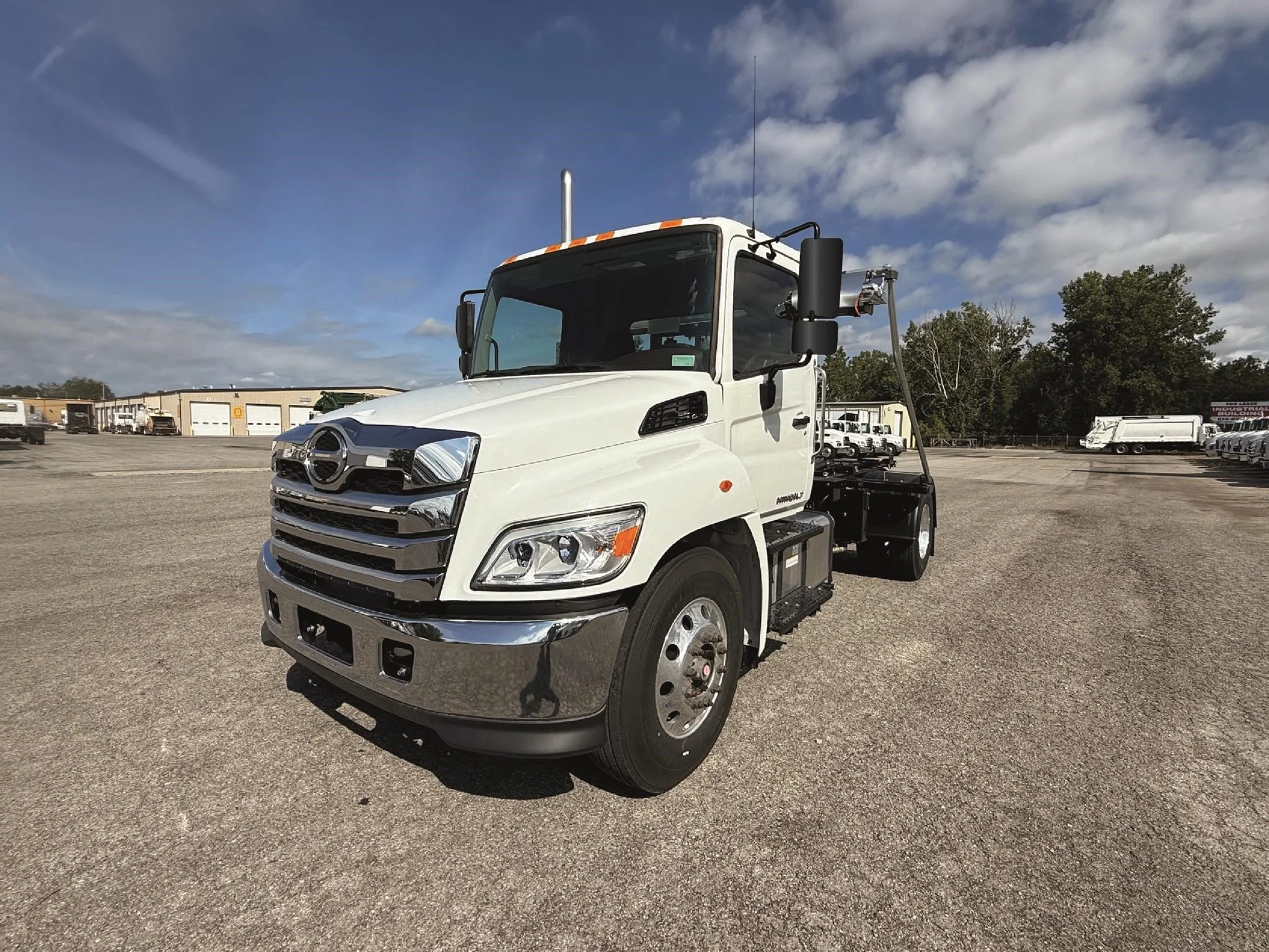2024 Hino L6 in Findlay, OH — photo 3