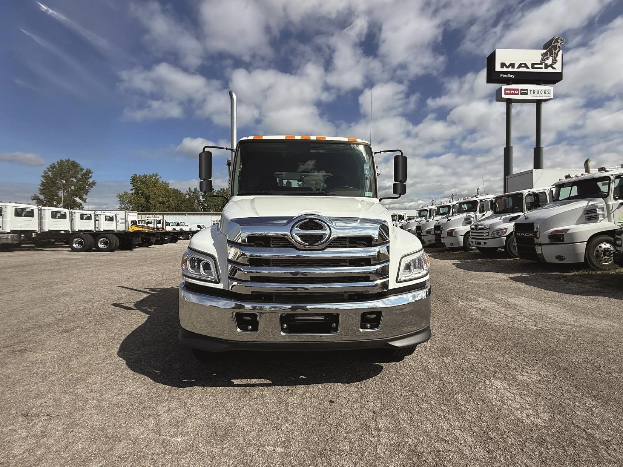 2024 Hino L6 in Findlay, OH — photo 4