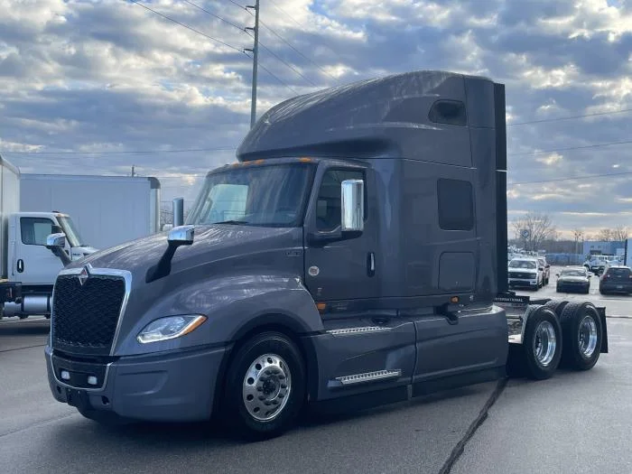 2026 International LT - image 2