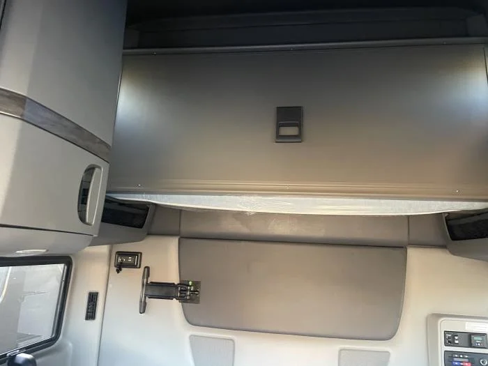 2026 International LT - image 10