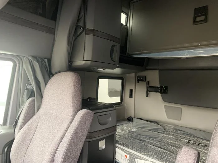 2026 International LT - image 17