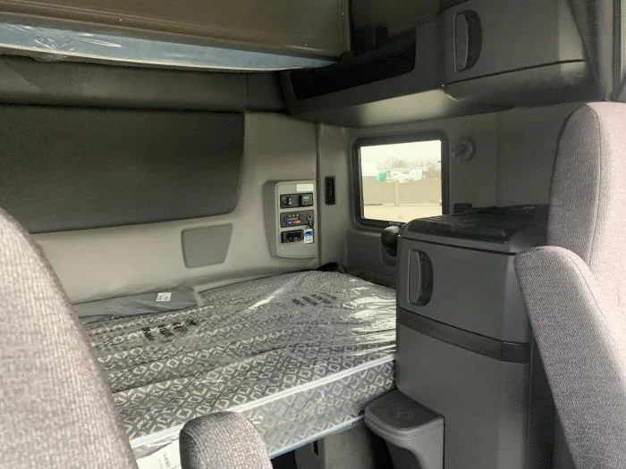 2026 International LT - image 18