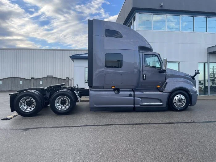 2026 International LT - image 9