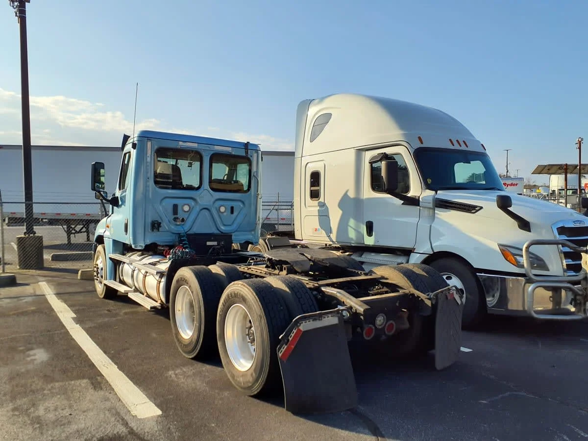 2019 Freightliner Cascadia in Atlanta, GA — photo 6