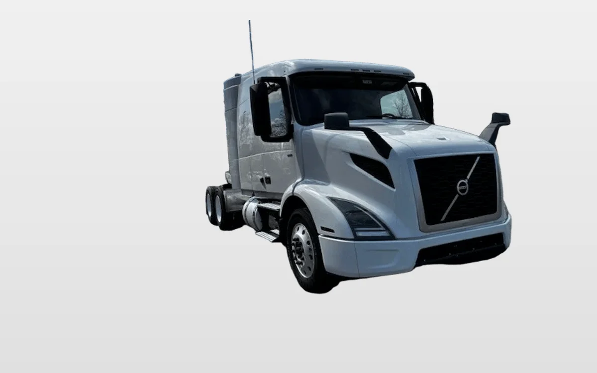 2020 Volvo - image 1