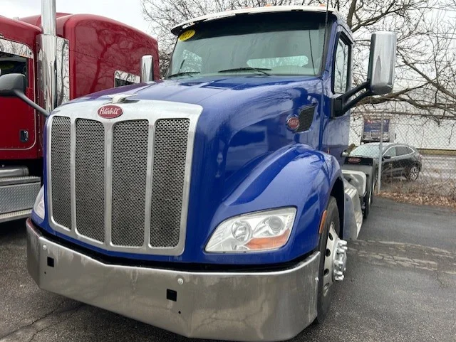 2021 Peterbilt 579 in Canton, OH — photo 3